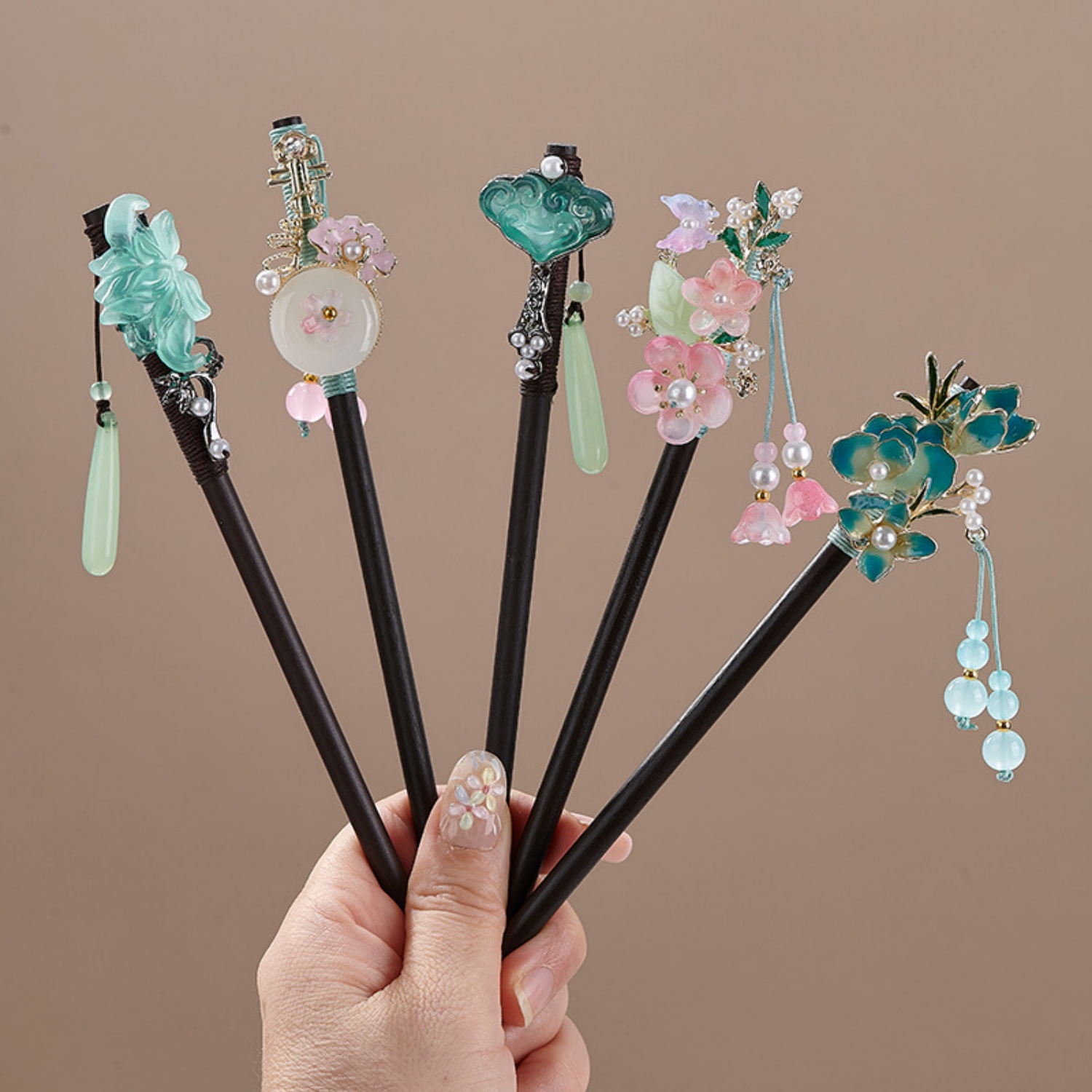 Hair Fork Stick - กิ๊บติดผมลายดอกไม้สไตล์วินเทจสำหรับผู้หญิง ไม้ประดับผมลายดอกไม้สุดหรูหรา เครื่องประดับศีรษะสำหรับชุดฮั่นฝู เครื่องประดับผม